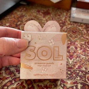 NWT Prosecco Punch Sol Body mood mega melt